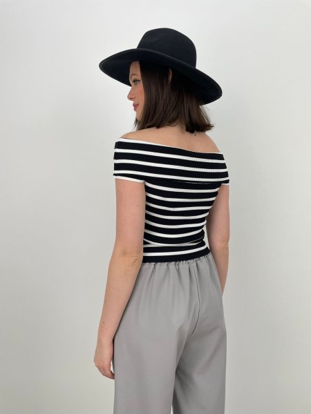 Top Emily 88032