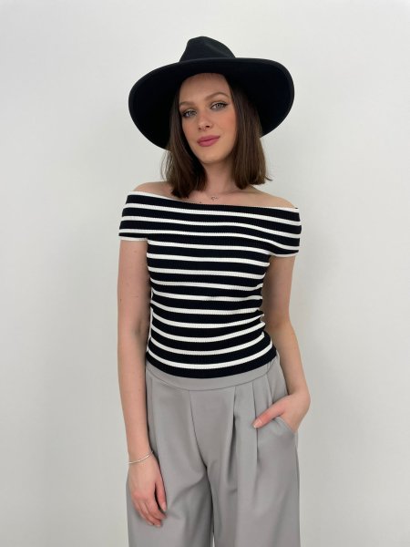 Top Emily 88032