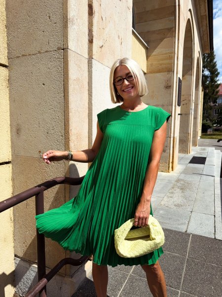 Šaty Sabrina krátke 8247